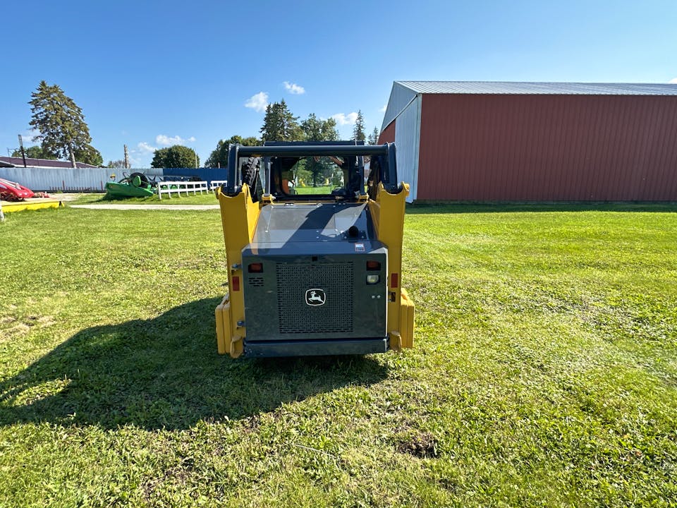 John Deere 318G