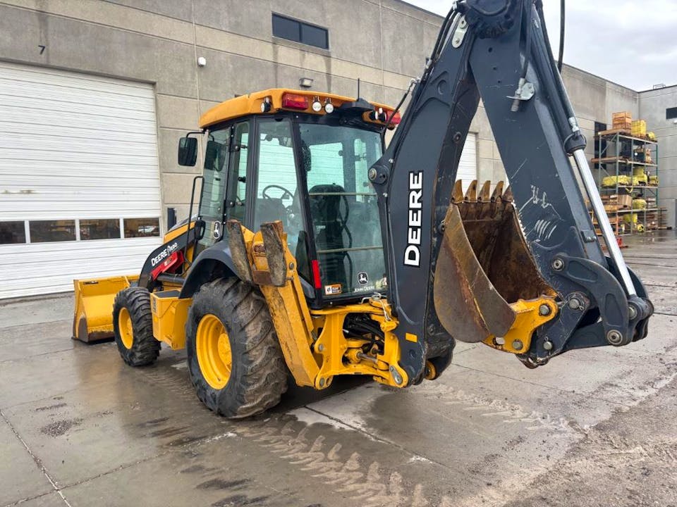 John Deere 320P