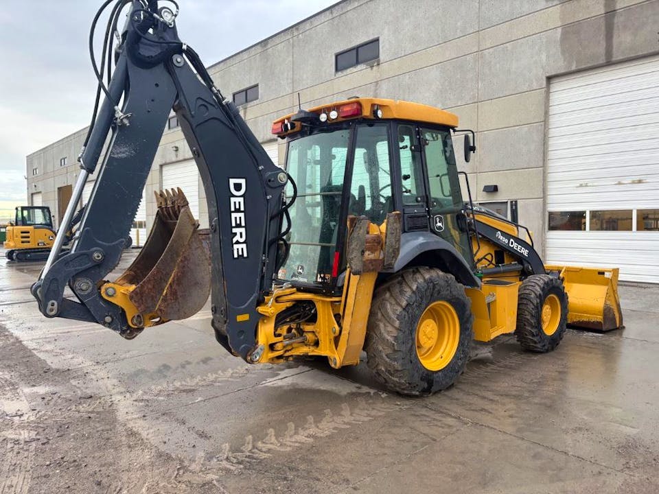 John Deere 320P