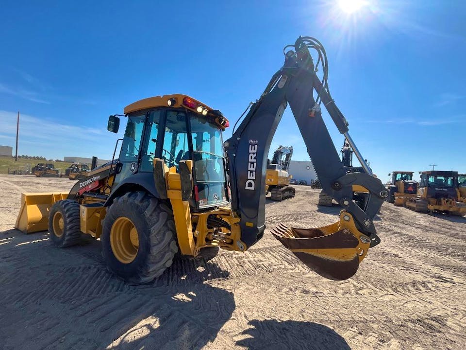 John Deere 320P