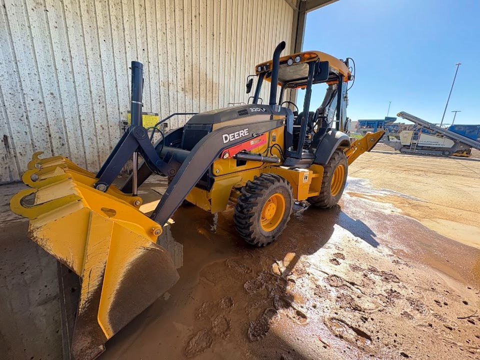 John Deere 320P