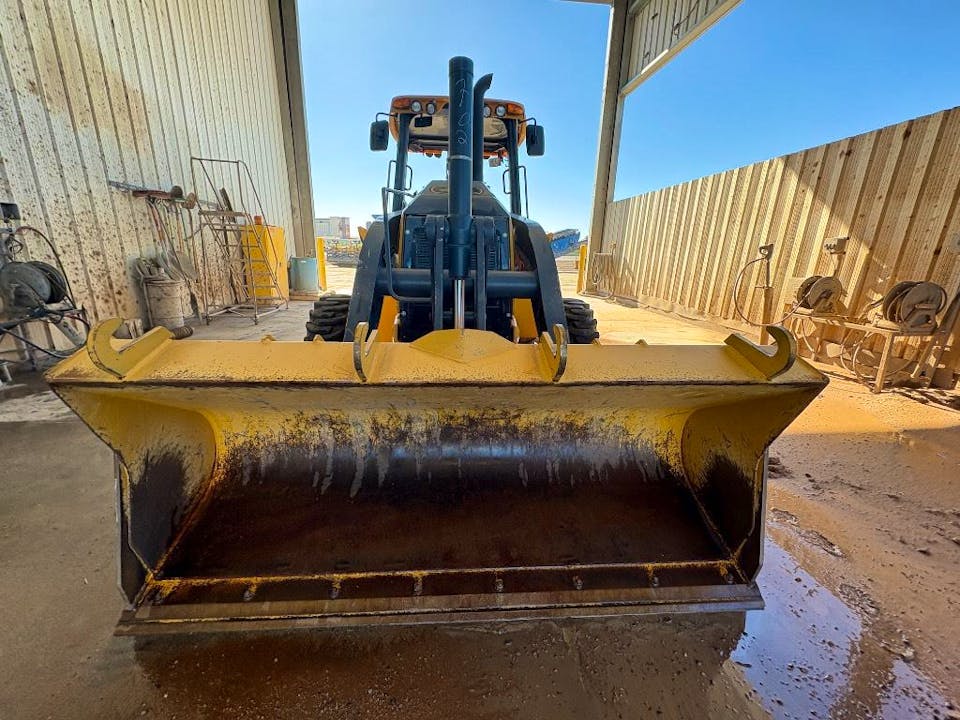 John Deere 320P