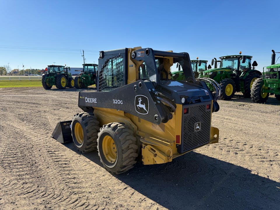 John Deere 320G