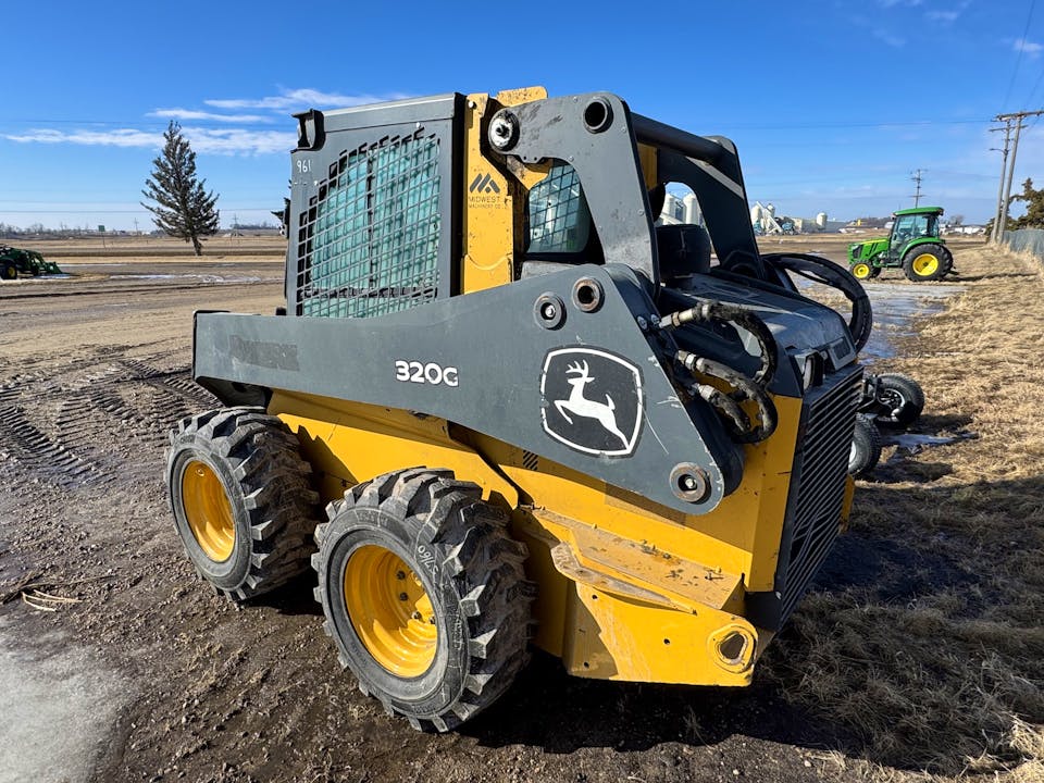 John Deere 320G