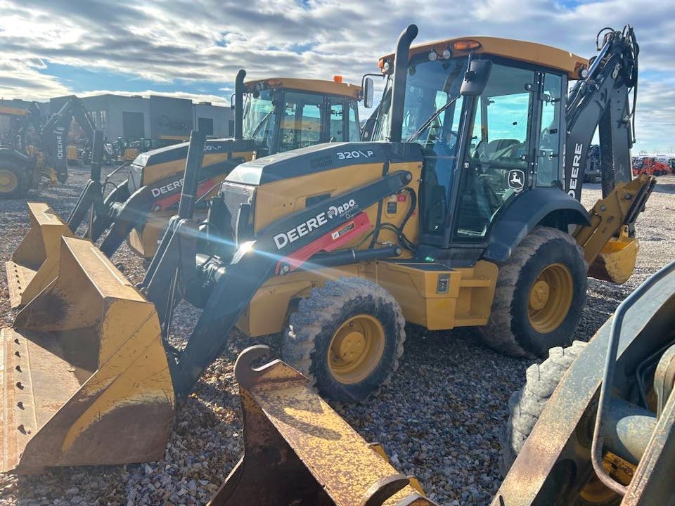 John Deere 320P