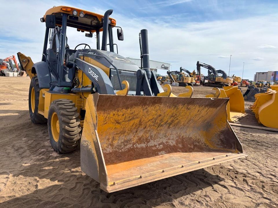 2023-john-deere-320p-637352