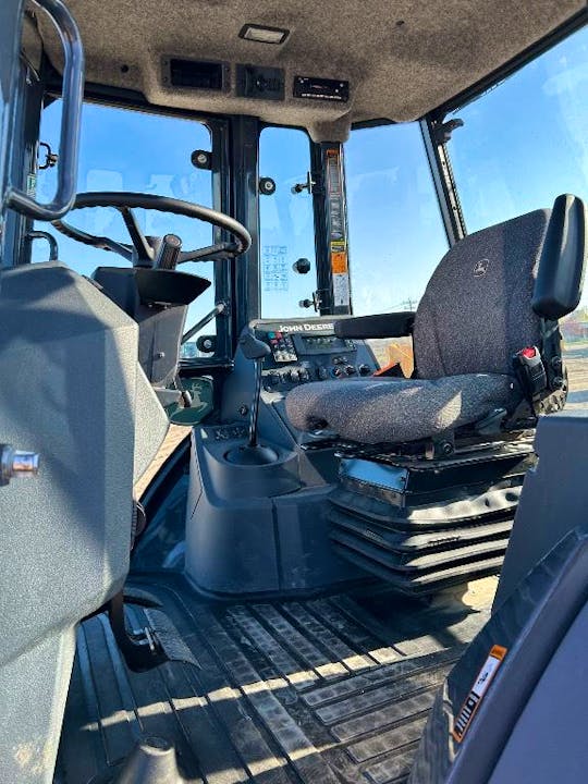 John Deere 320P