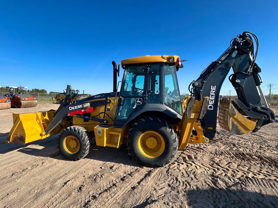 John Deere 320P
