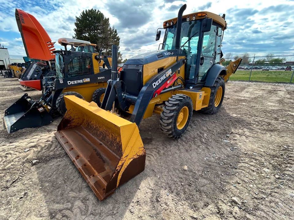 John Deere 320P