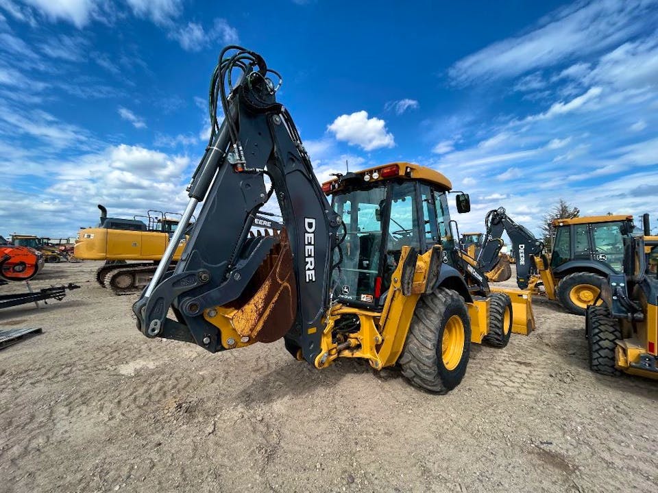 John Deere 320P