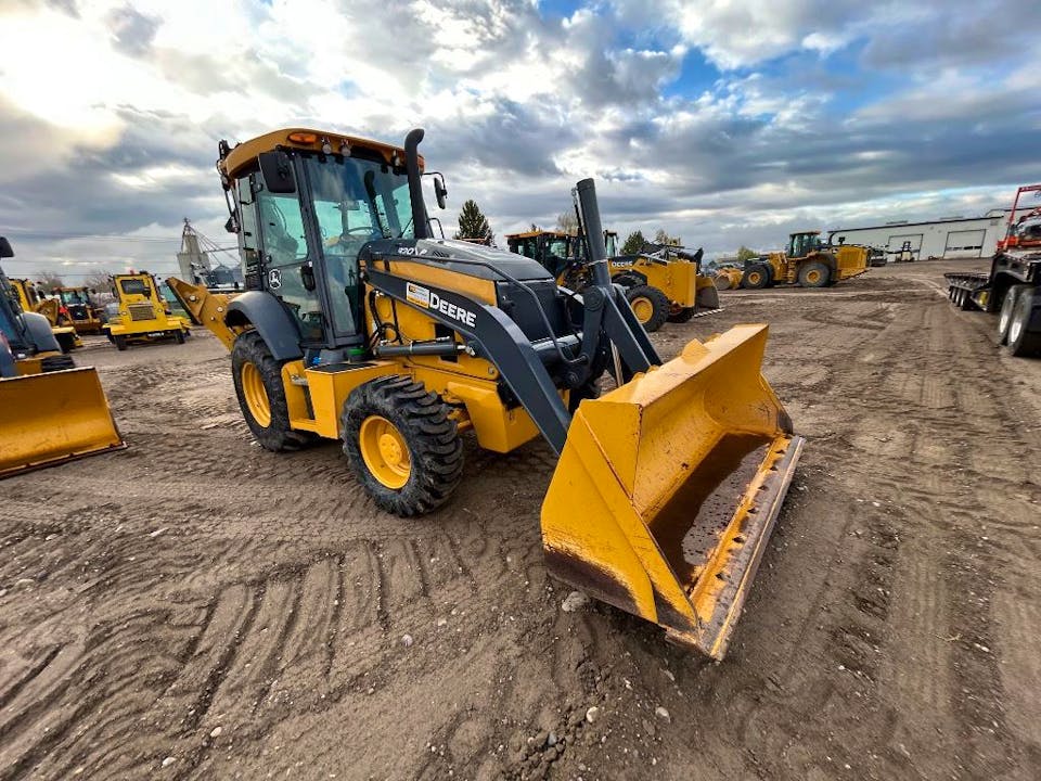 John Deere 320P