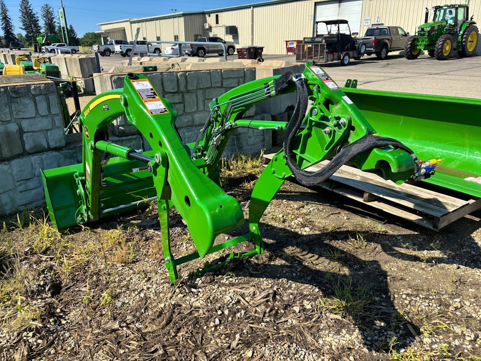 John Deere 320R