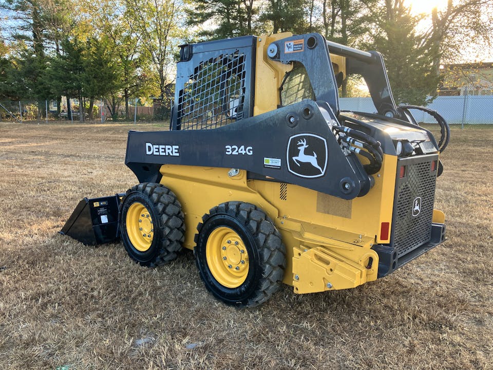 John Deere 324G