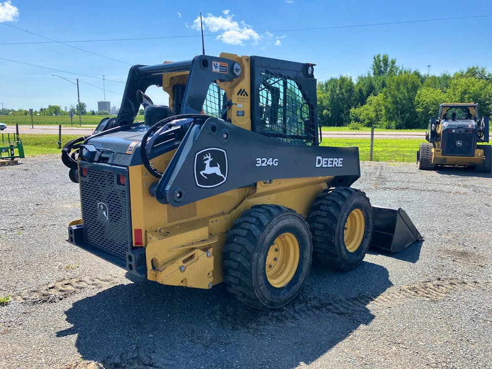 John Deere 324G