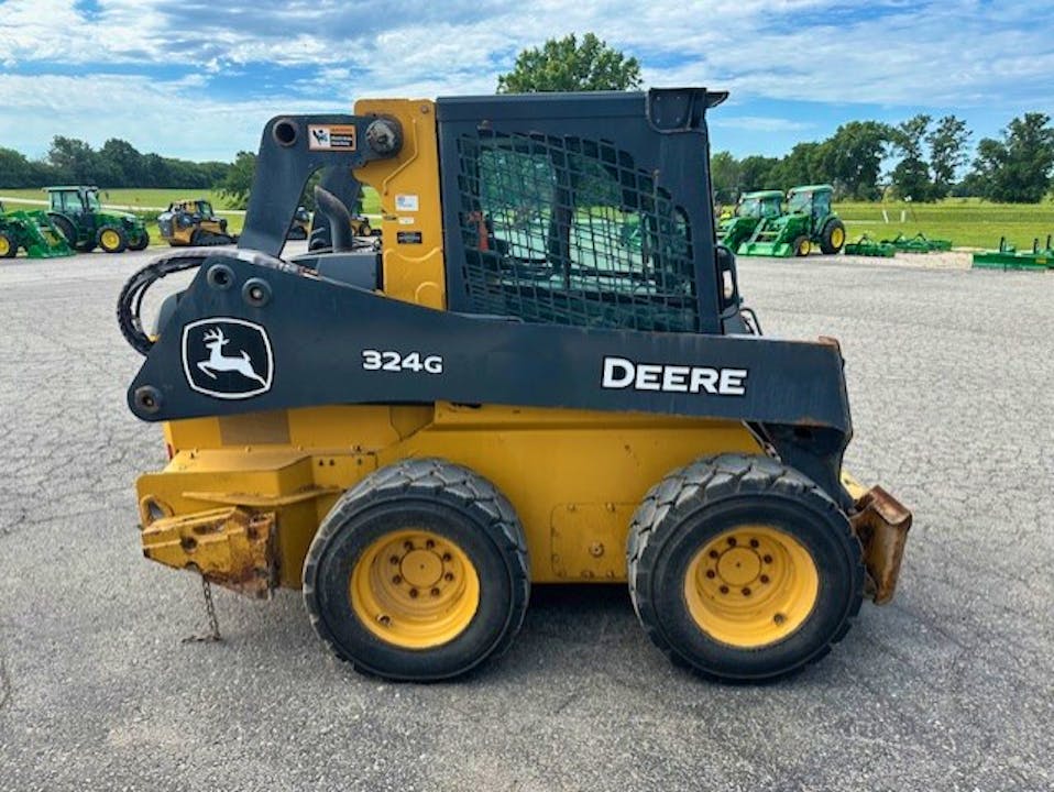 John Deere 324G