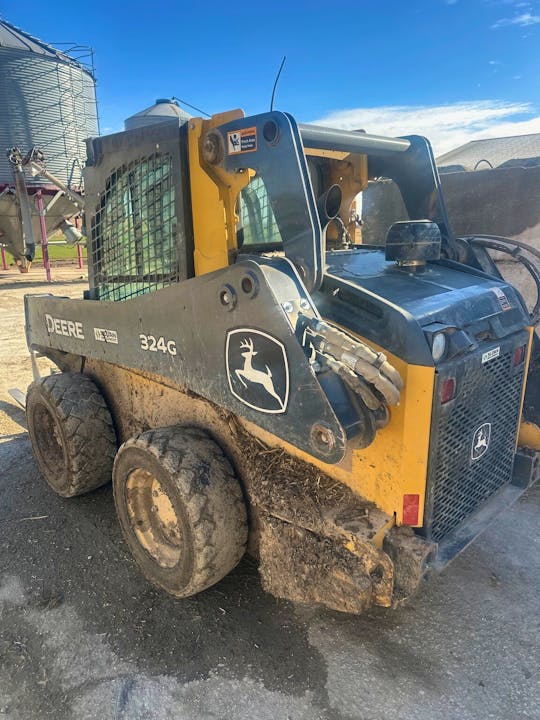 John Deere 324G