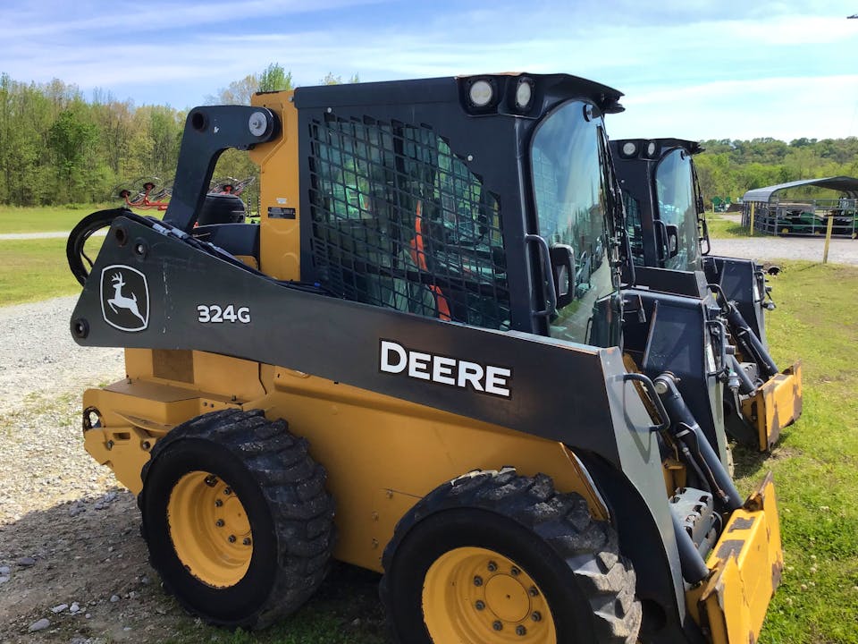John Deere 324G