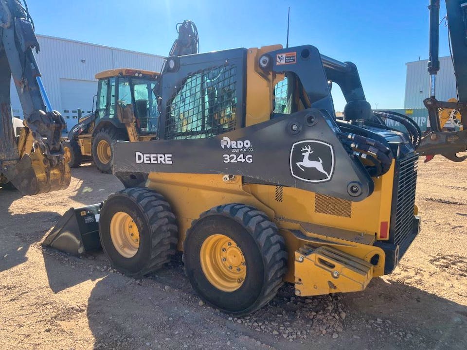 John Deere 324G