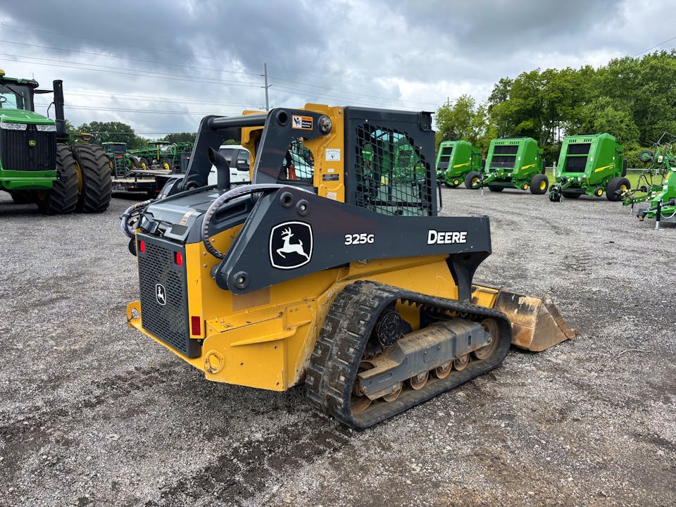 John Deere 325G