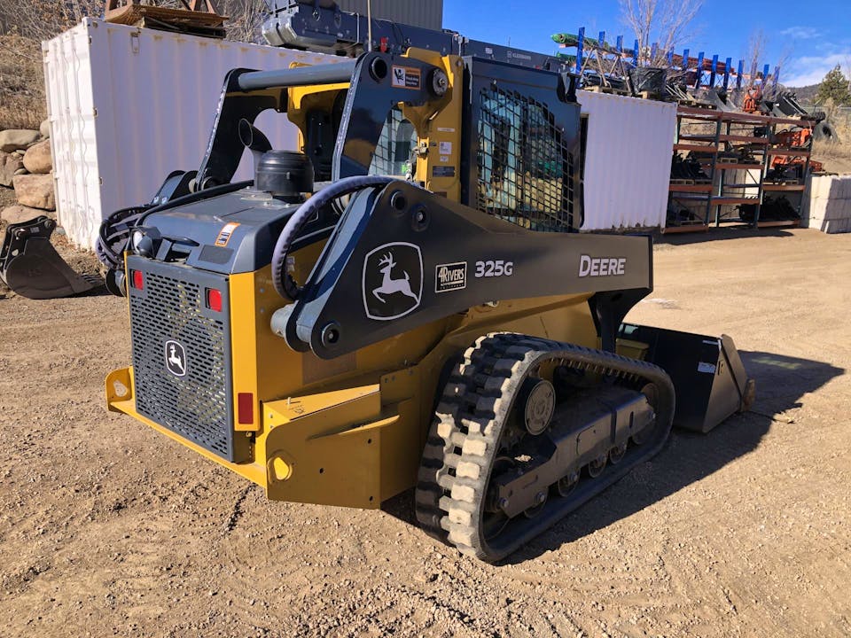 John Deere 325G