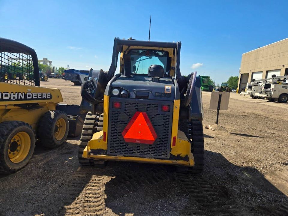 John Deere 325G