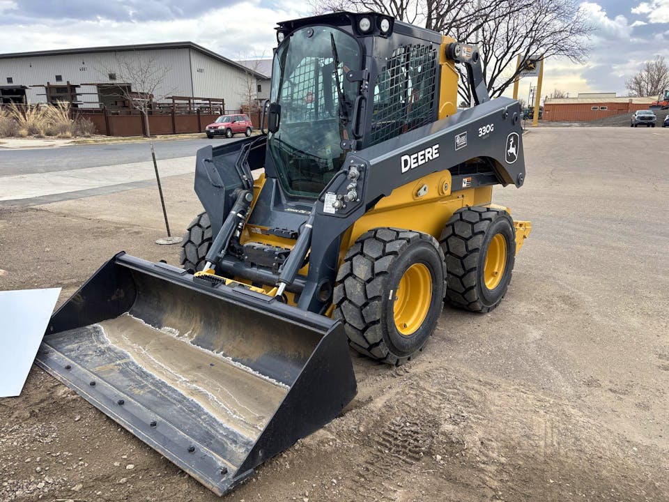 John Deere 330G