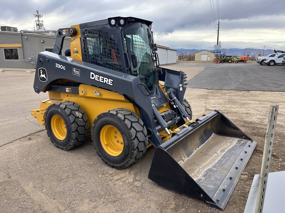 John Deere 330G