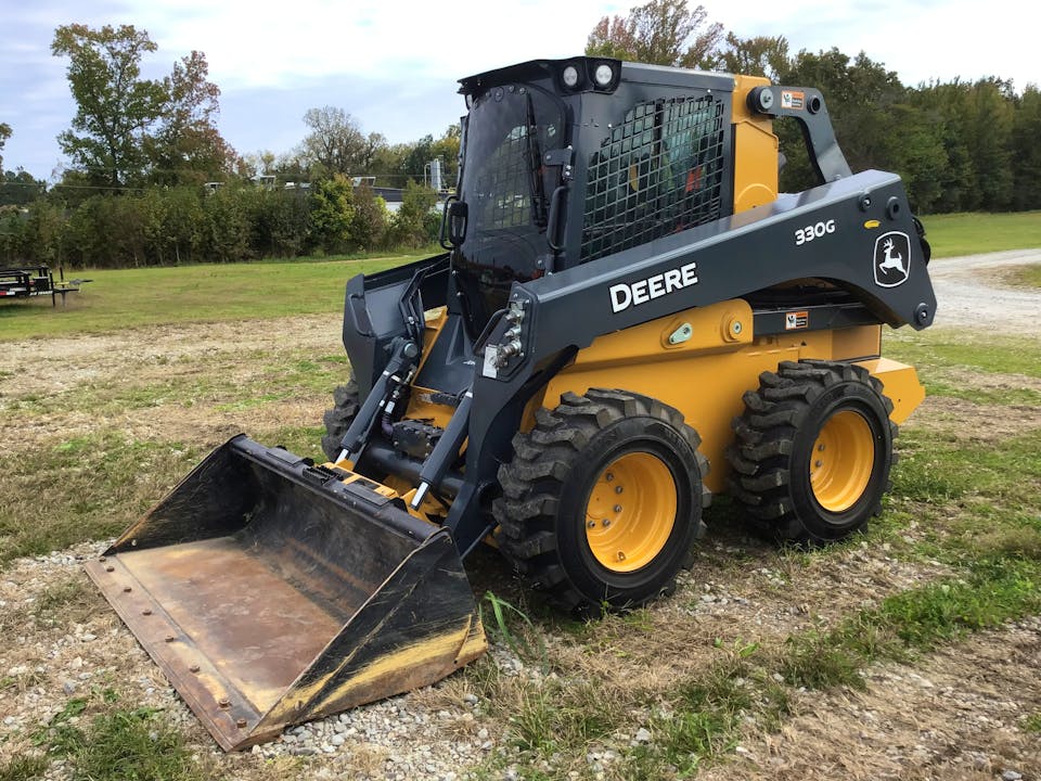 John Deere 330G