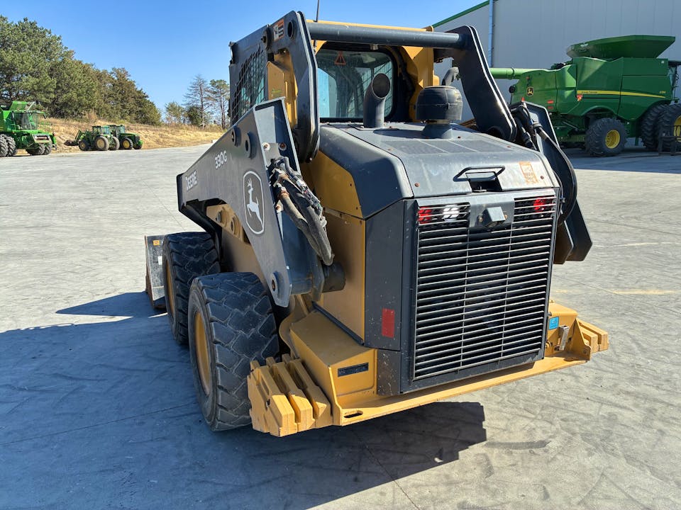 John Deere 330G