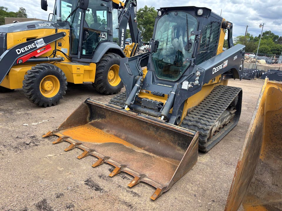 John Deere 331G