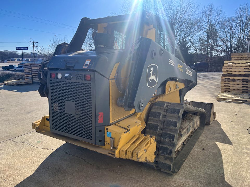 John Deere 331G