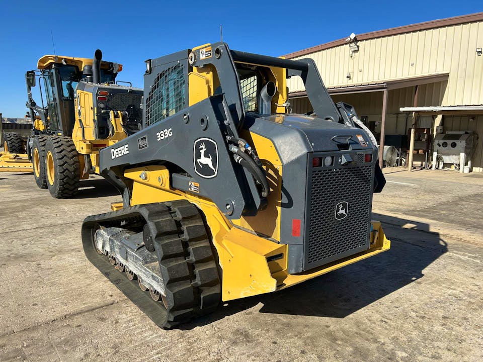 John Deere 333G