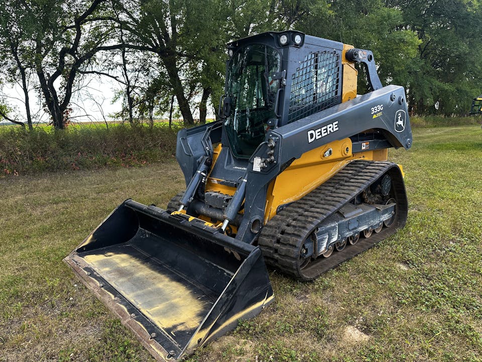 John Deere 333G