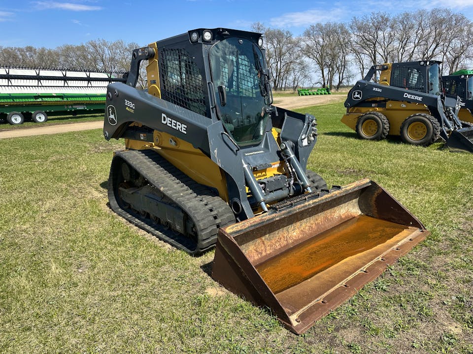 John Deere 333G