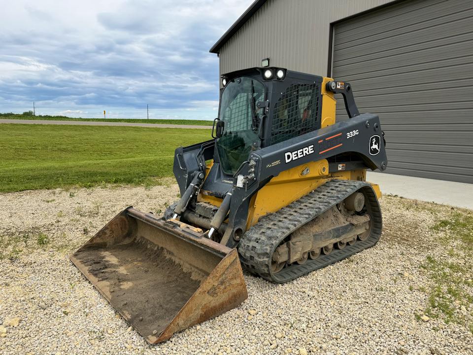 John Deere 333G