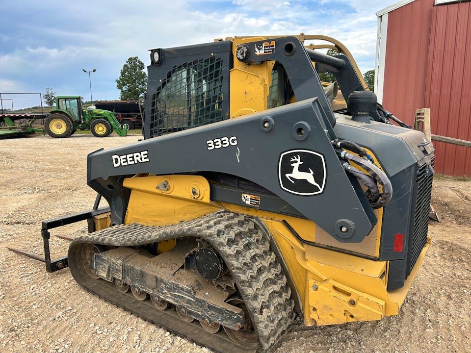 John Deere 333G