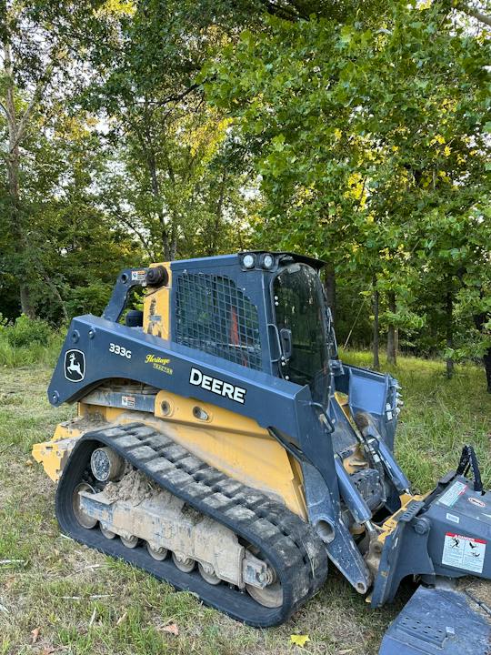 John Deere 333G