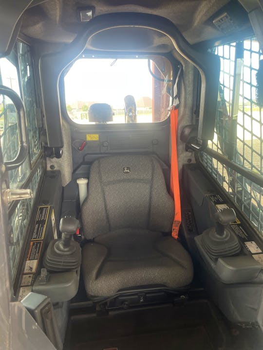 John Deere 333G