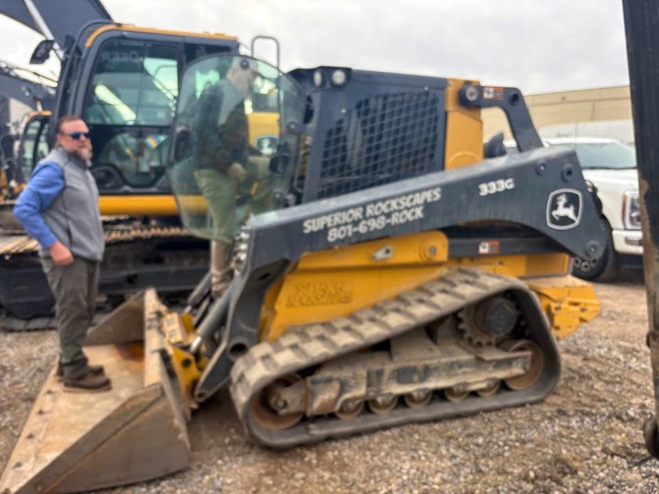 John Deere 333G