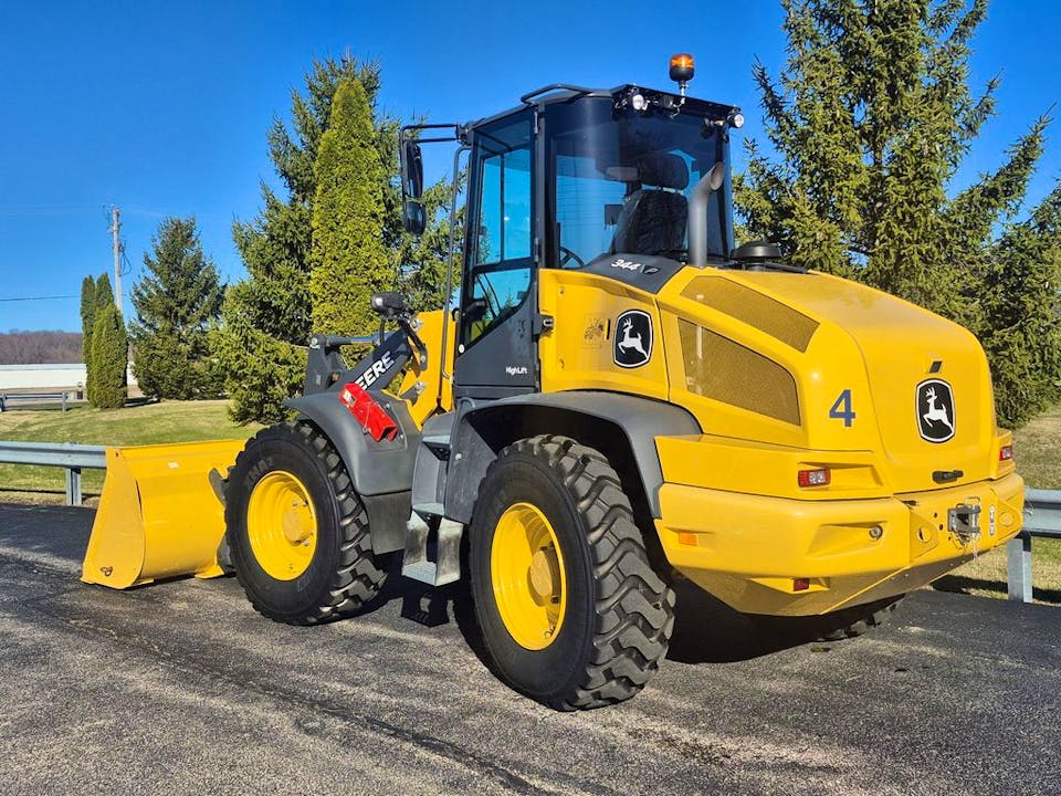 John Deere 344 P