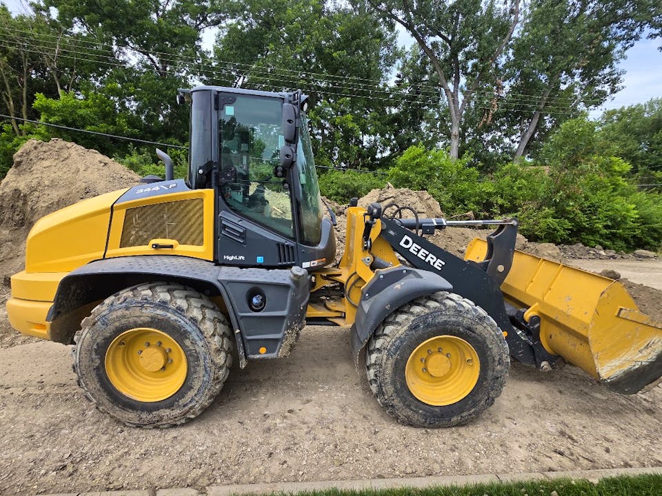 John Deere 344 P