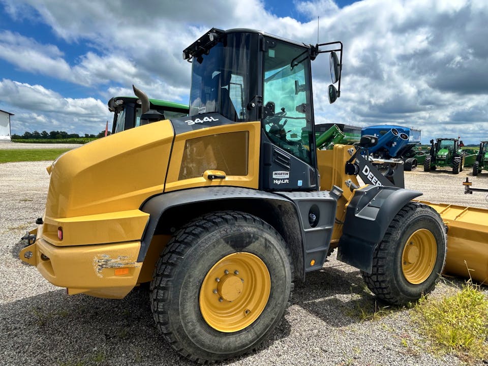 John Deere 344L
