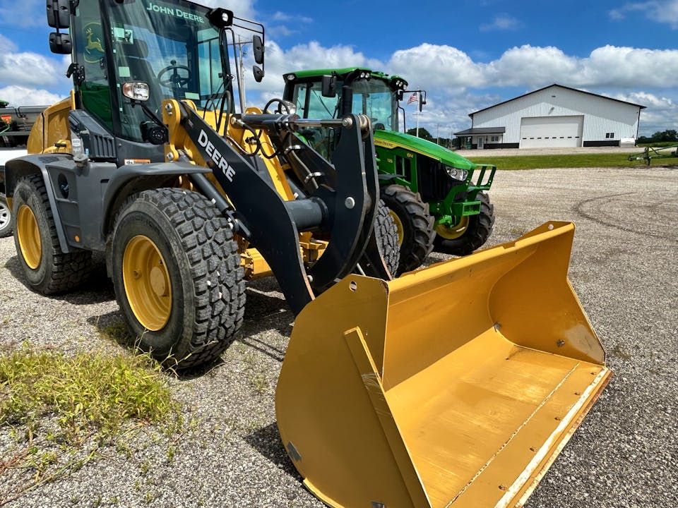 John Deere 344L