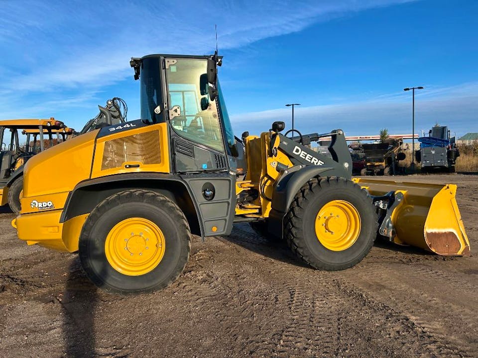 John Deere 344L