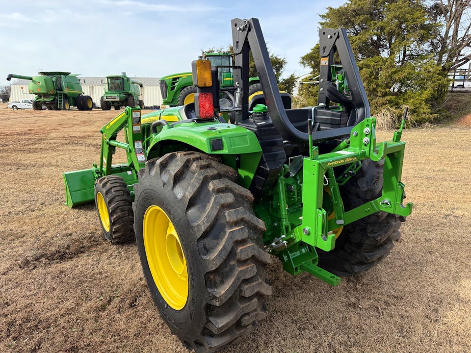John Deere 4044M