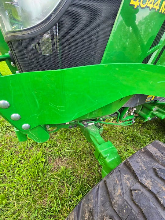 John Deere 4044M