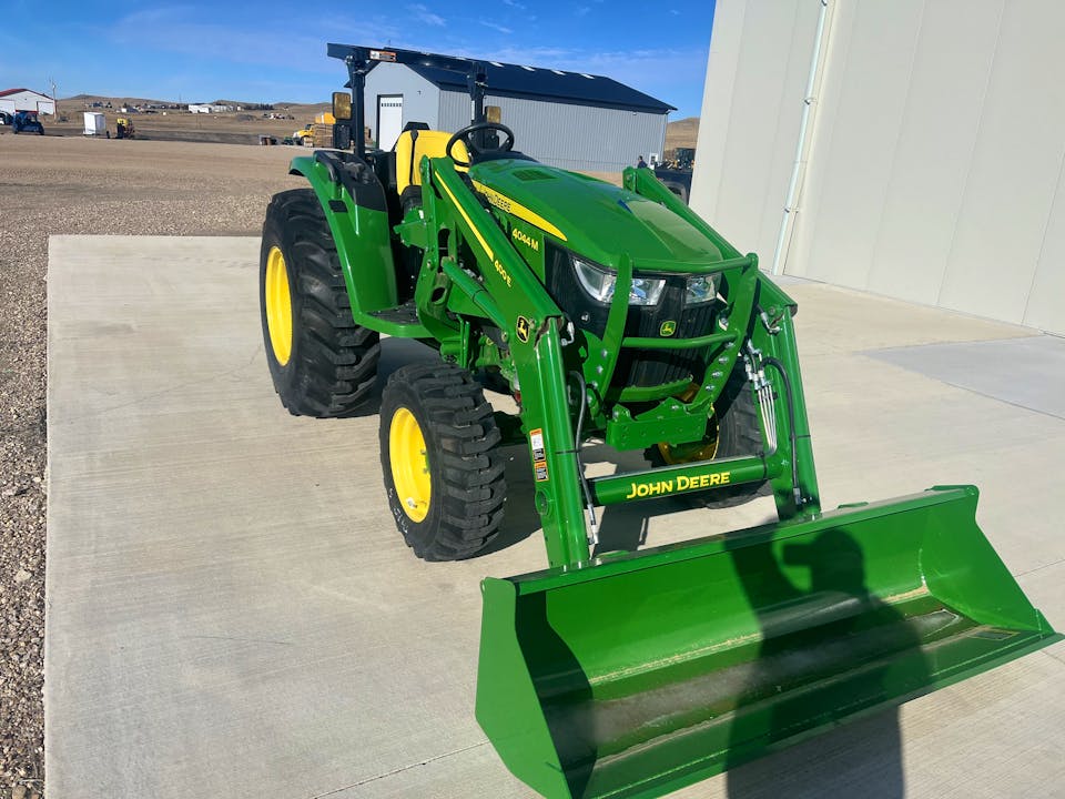 John Deere 4044M