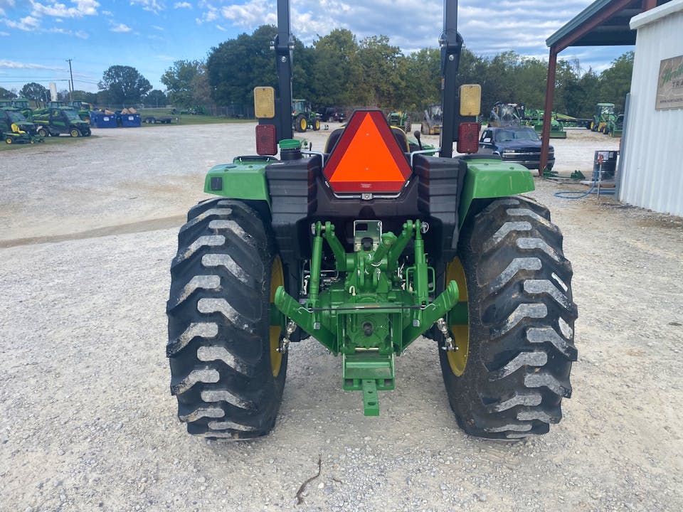 John Deere 4066M