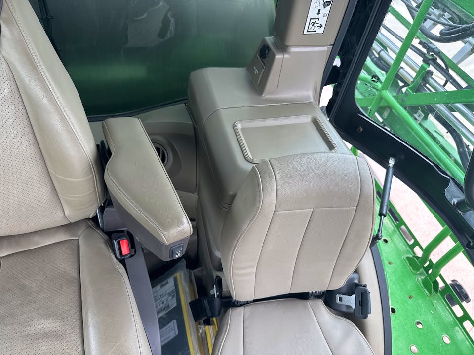 John Deere 412R