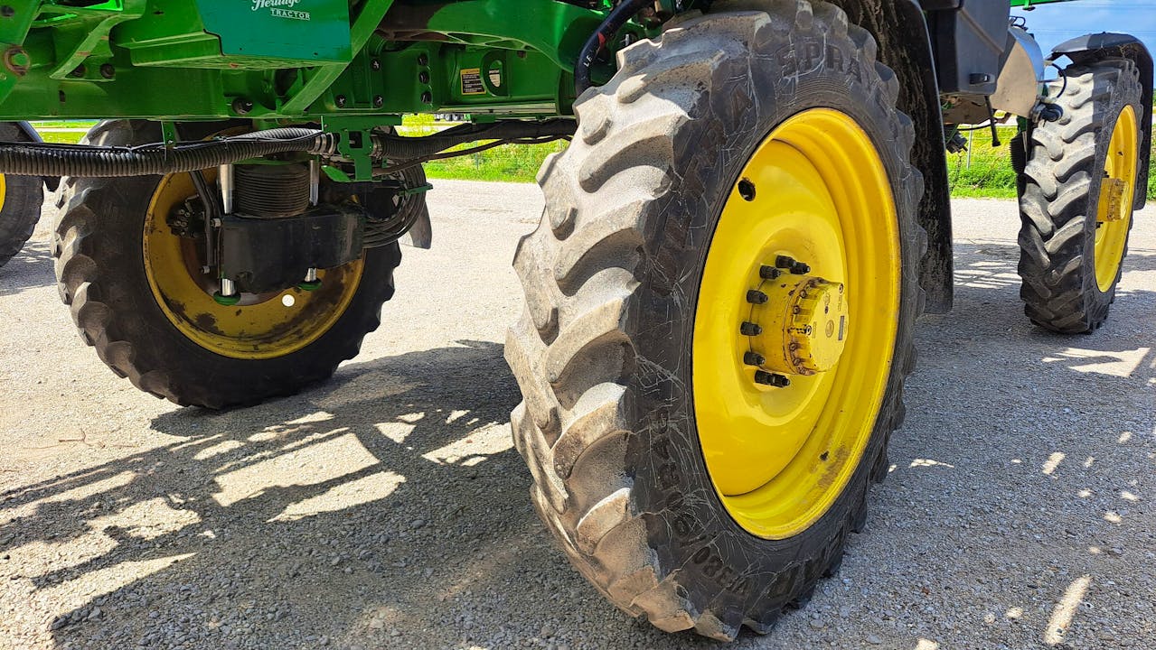 John Deere 412R